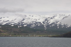 51 am Fjordende liegt Akureyri