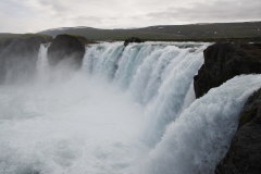 69 der Godafoss - durch mehrere Felswnde geteilt