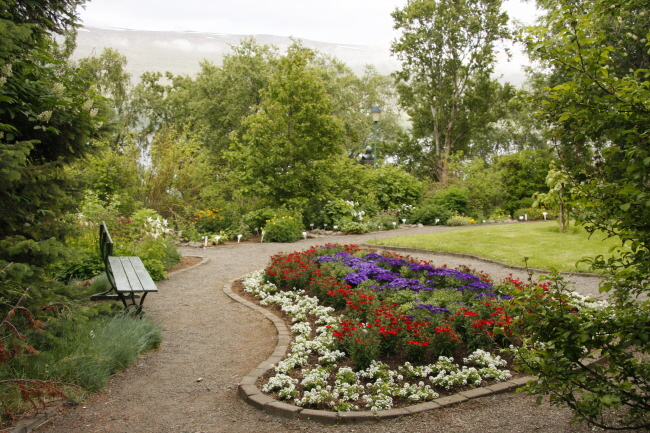 77 im botanischen Garten