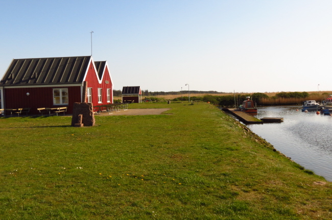 142 Stellplatz am Hafen bei Voers