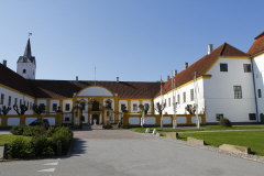 145 Dronninglund Schloss, Blick zum Ehrenhof - heute ein Schlosshotel