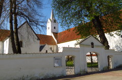 146 hinter den Mauern befindet sich die Schlosskirche