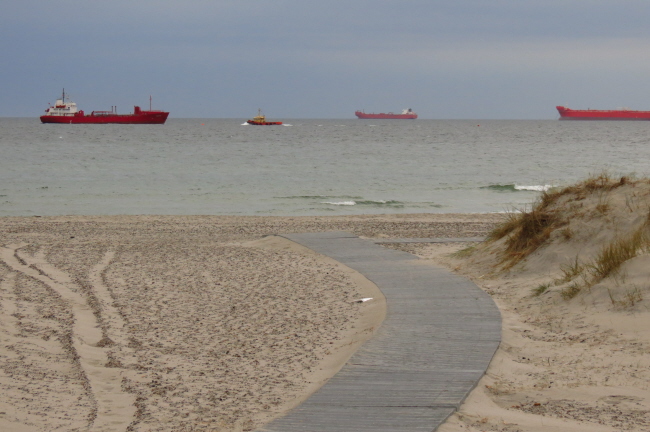 65 reger Schiffsverkehr vor Skagen Snderstrand