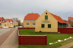 68 Skagen- traditionell ockerfarbene Huser, rote Ziegeldcher