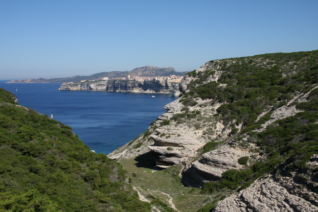 113 im Hintergrund Bonifacio