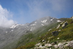 49 Wolkenfetzen fliegen ber uns