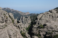 75 schroffe Felsen