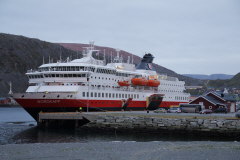 159 MS NORDKAPP am Kai von Kjllefjord