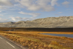 183 die kahlen Bergrcken des Kongsfjordfjells