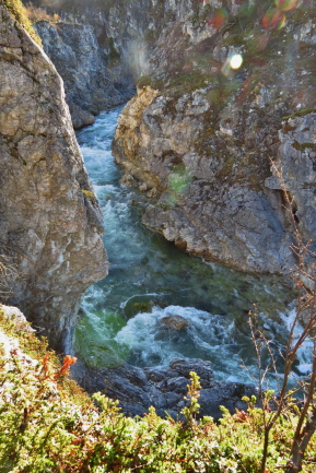 82 am Abgrund des Silfar-Canyons
