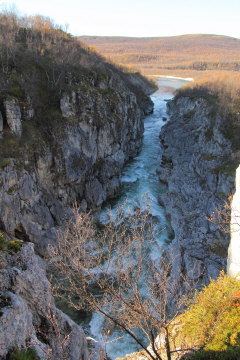 84 der Brselva schlngelt sich durch den Canyon
