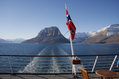 106 durch den Kaiser Franz Josef Fjord