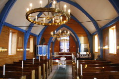 26 Innenansicht der kleinen Kirche