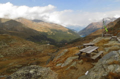 137 tie im Tal erblicken wir den Zufrittsee