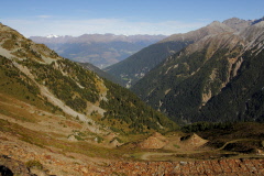 26 der Serpentinenweg hinab