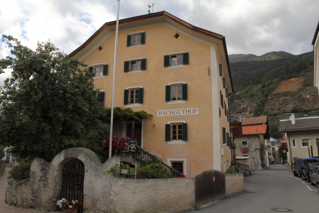 62 enge, verwinkelte Gassen