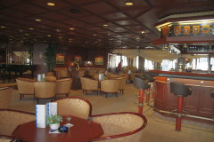 16 Captain's Club - Promenaden Deck