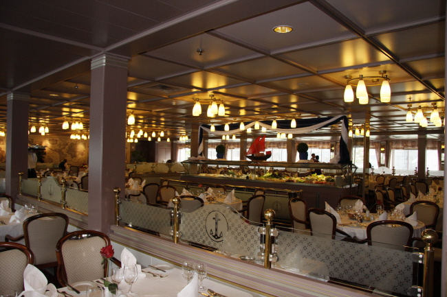 21 Waldorf Restaurant - Promenaden Deck