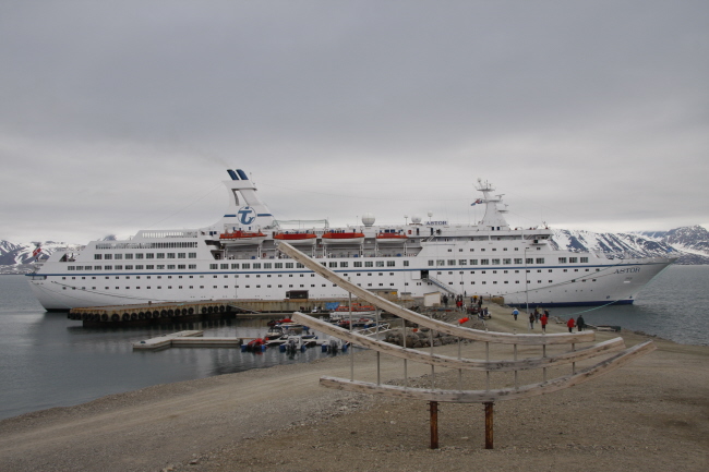 43 MS ASTOR in Ny lesund
