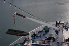 44 Zodiac wird im Magdalenenfjord zu Wasser gelassen