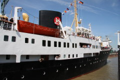 22 in der Schleuse Brunsbttel 17-05-08