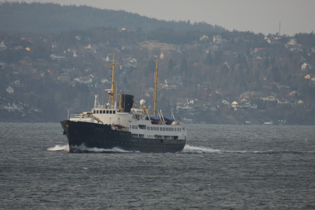 30 MS NORDSJERNEN kurz vor Bergen