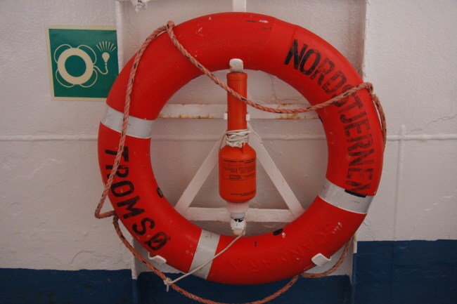 41 Rettungsring mit Notlampe