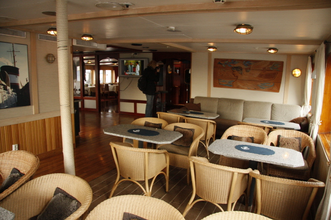 48 Promenaden-Deck hinterer Salon