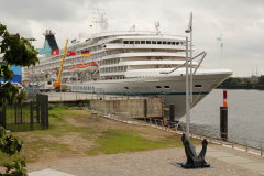 1 MS ARTANIA in Hamburg 14-07-2011