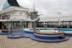 35 Kopernikus Pool und Bar - Deck 8