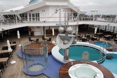37 Kopernikus Pool und Bar - Deck 8