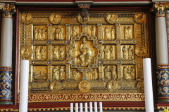 goldener Altar - stammt aus romanischer Zeit um 1200 goldener Altar - stammt aus romanischer Zeit um 1200