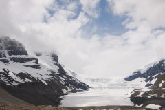 Das Columbia Eisfeld liegt verborgen in der Hhe