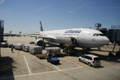 die Maschine fr den Anschlussflug